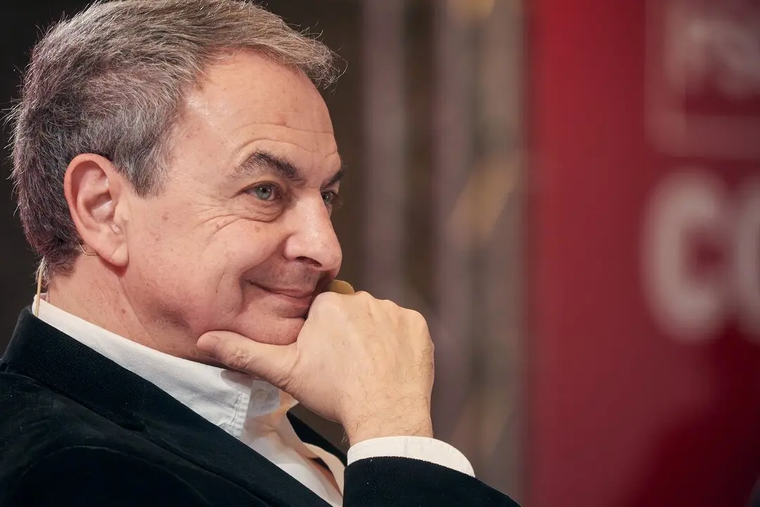 El expresidente del Gobierno, Jos&eacute; Luis Rodr&iacute;guez Zapatero, durante un coloquio. / Eduardo Sanz