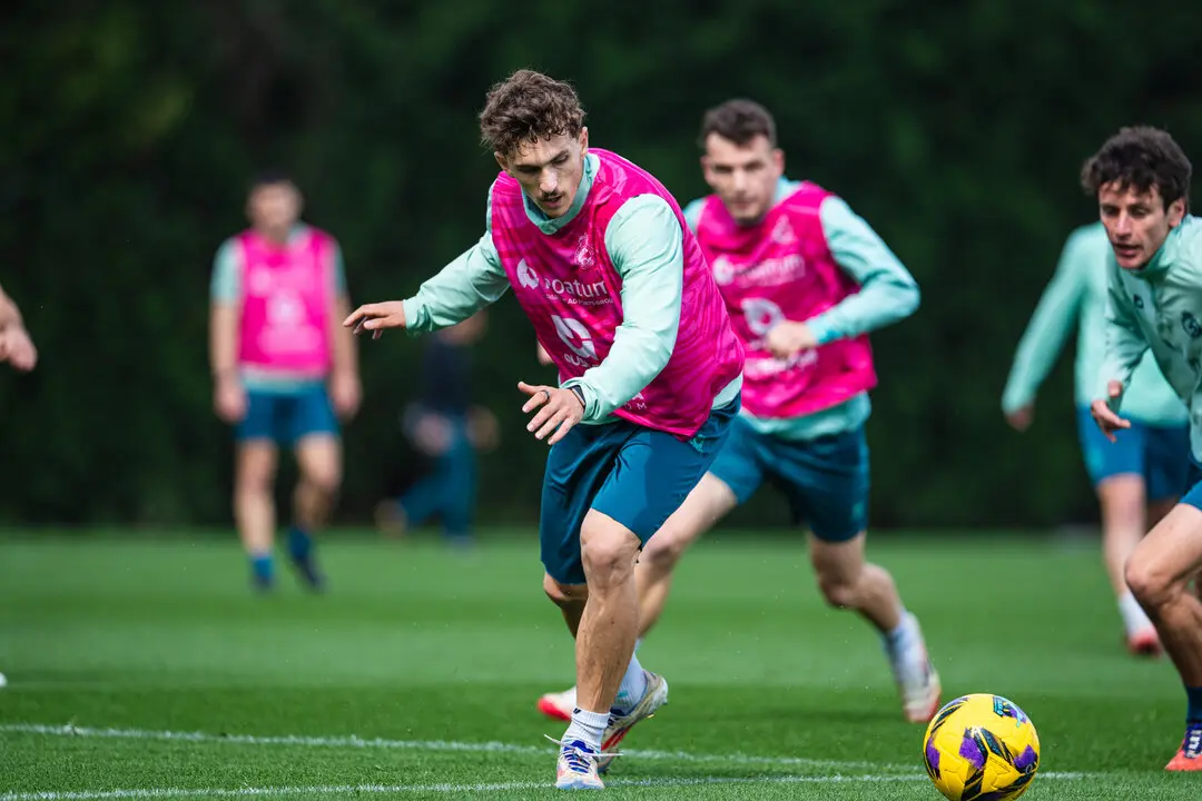 &Uacute;ltimo entrenamiento de los jugadores del Racing antes del partido ante el Zaragoza. / RRC