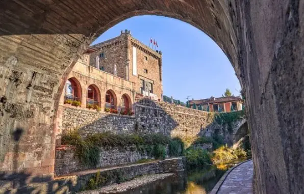 Potes, uno de los grandes atractivos de Li&eacute;bana. / A.S.