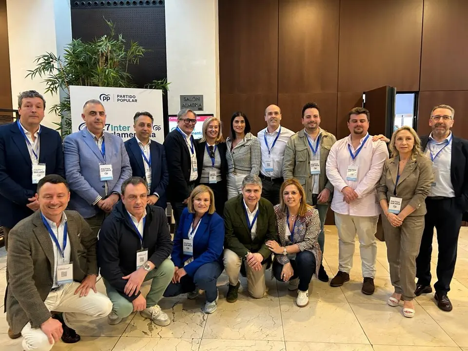 Delegaci&oacute;n del PP de Cantabria en la 27&ordf; Interparlamentaria popular en Sevilla. / A.E.
