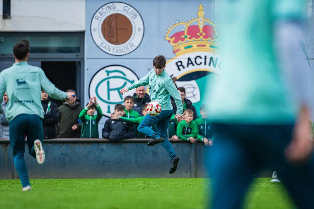 Rayo Cantabria y Uni&oacute;n Monta&ntilde;esa Escobedo juegan el &uacute;ltimo duelo c&aacute;ntabro de la temporada. / Alerta