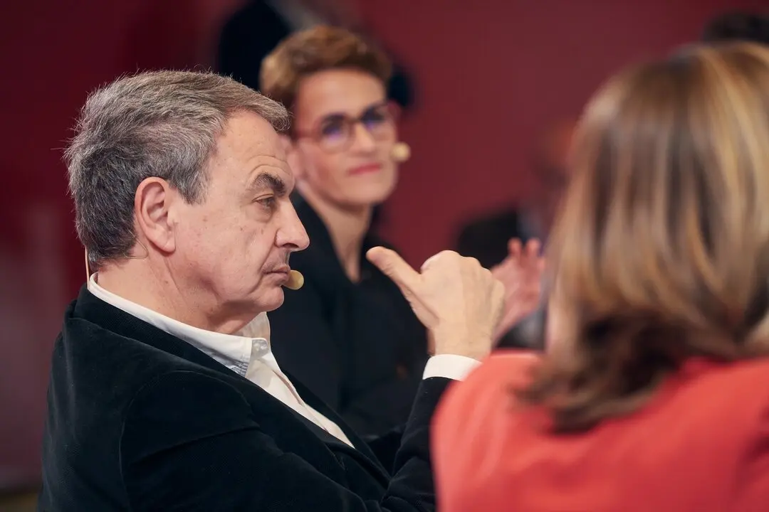 El expresidente del Gobierno, Jos&eacute; Luis Rodr&iacute;guez Zapatero, durante un coloquio. / Eduardo Sanz