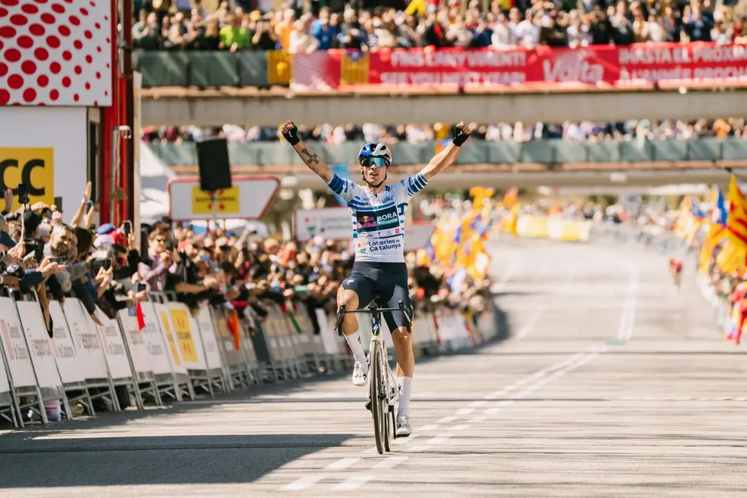 El ciclista esloveno Primoz Roglic (Red Bull-BORA-hansgrohe) conquista la 104&ordf; edici&oacute;n de la Volta a Catalunya. / AFP7