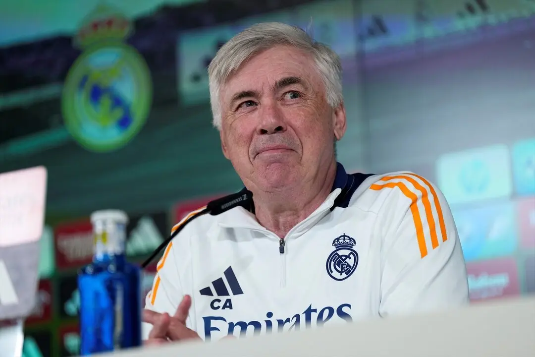 Carlo Ancelotti atiende a los medios en rueda de prensa. / EP