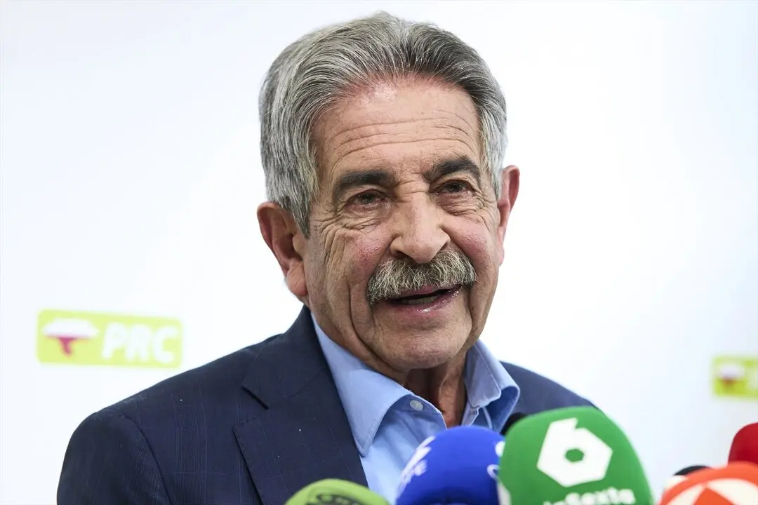 El secretario general del PRC y expresidente de Cantabria, Miguel &Aacute;ngel Revilla, durante una rueda de prensa. / C&eacute;sar Ortiz