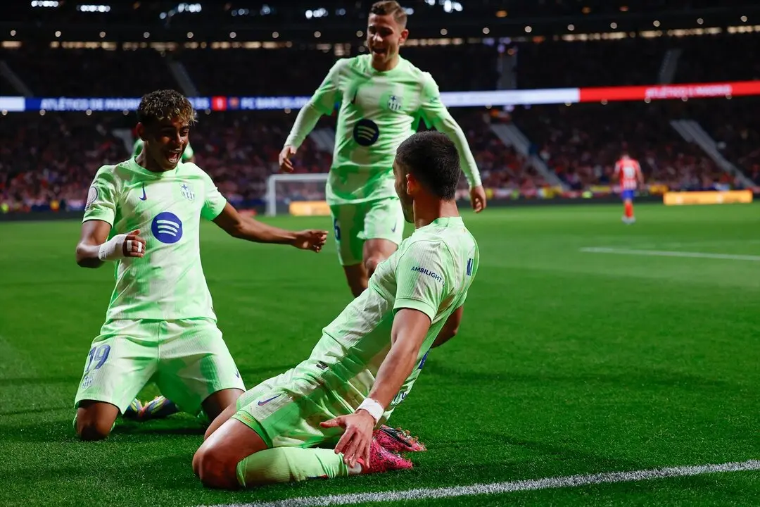 Ferr&aacute;n Torres celebra su gol junto a Lamine Yamal, que fue qui&eacute;n le asisti&oacute;. / EP