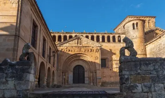 La colegiata de Santillana del Mar. / A.S.