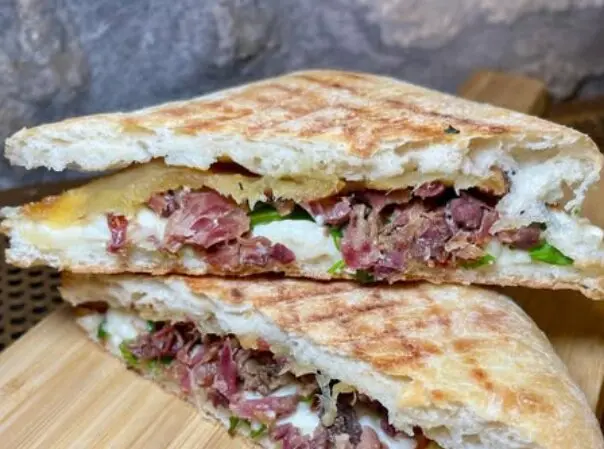 Uno de los sandwich que ofrece el local. / IG