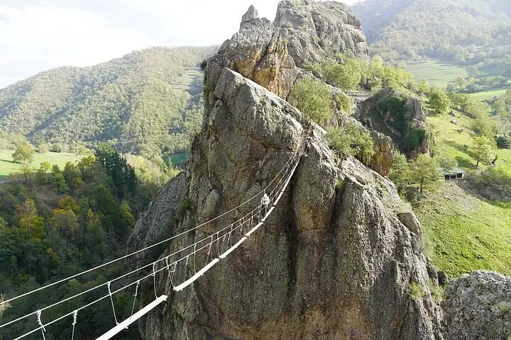 El puente colgante. / T.A