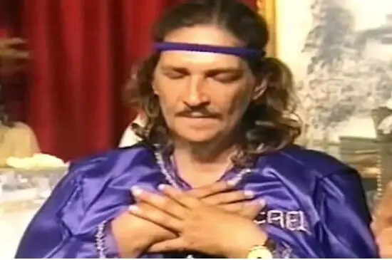 Carlos Jesús en 'Crónicas marcianas'. / Telecinco