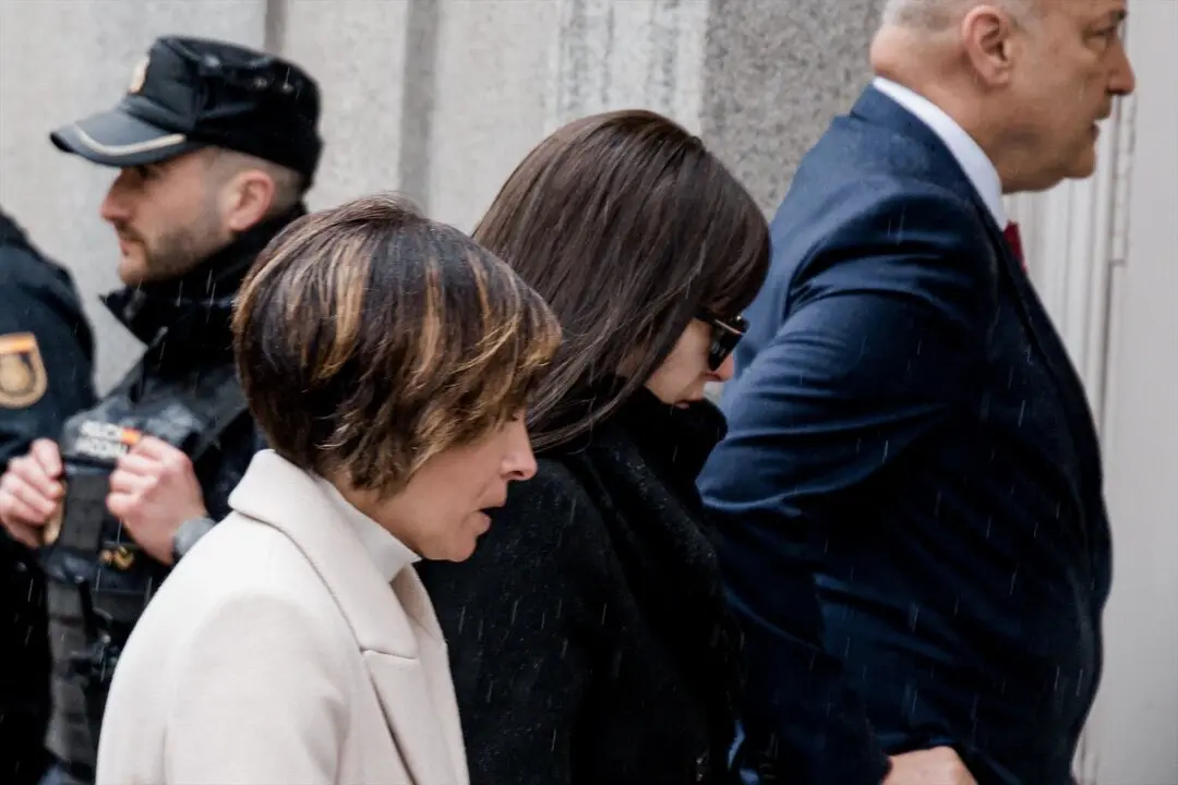 La expareja de &Aacute;balos, J&eacute;ssica Rodr&iacute;guez, a su llegada al Tribunal Supremo. / Carlos Luj&aacute;n