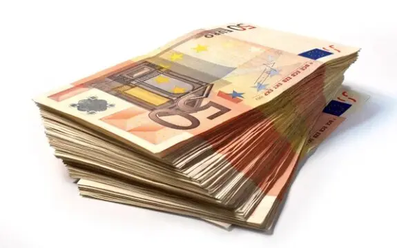 Un fajo de billetes de 50 euros. / A.S.