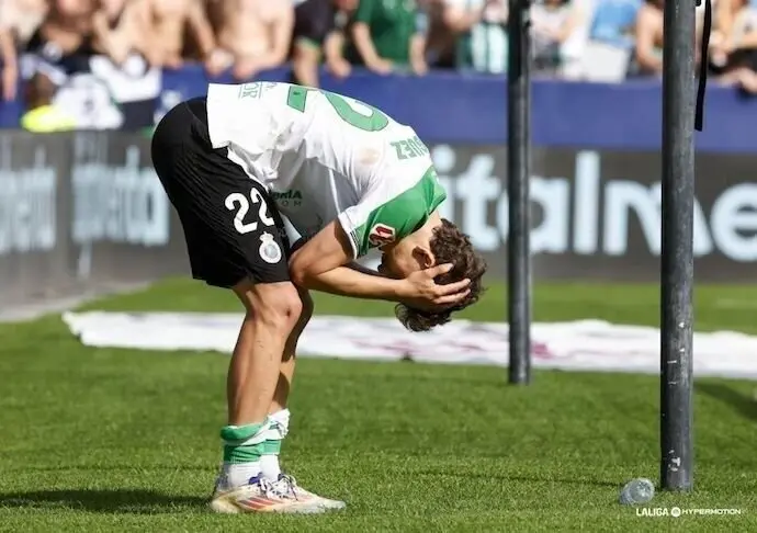 Un jugador del Racing durante el partido. / L.H