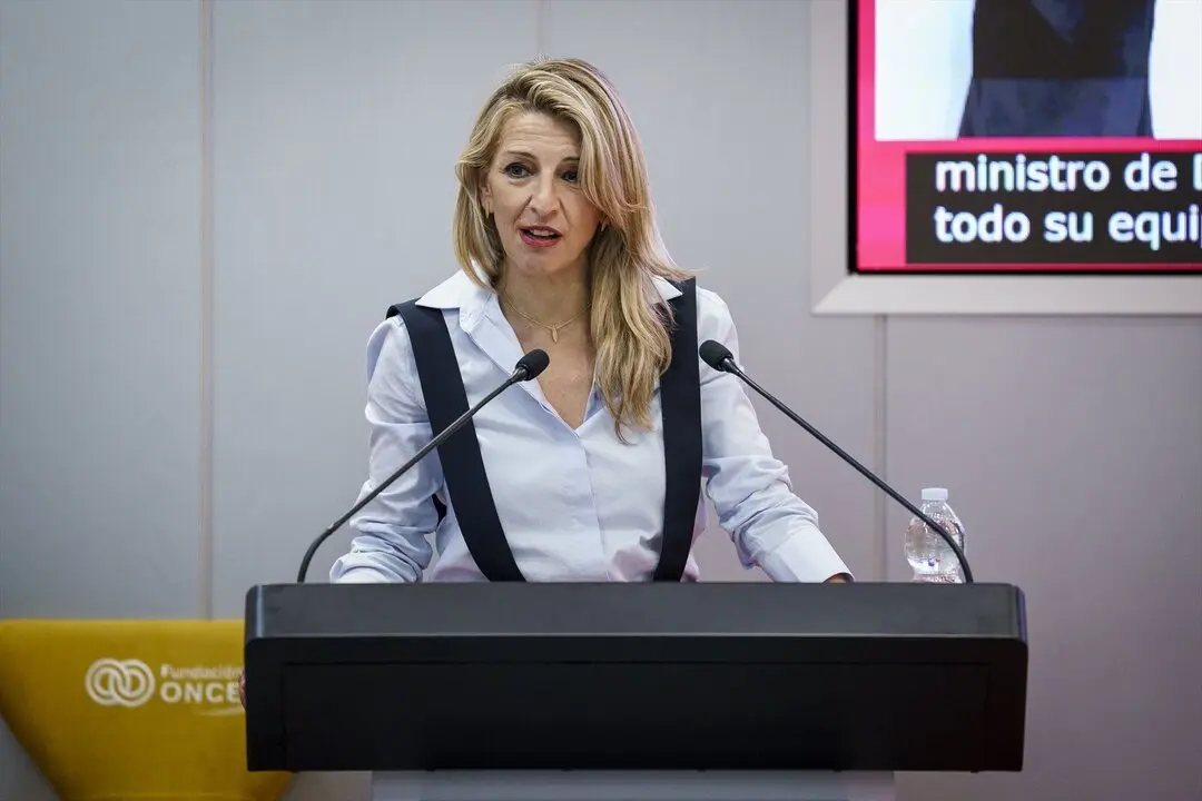 La vicepresidenta segunda y ministra de Trabajo y Econom&iacute;a Social, Yolanda D&iacute;az, interviene durante un acto. / A. P&eacute;rez Meca