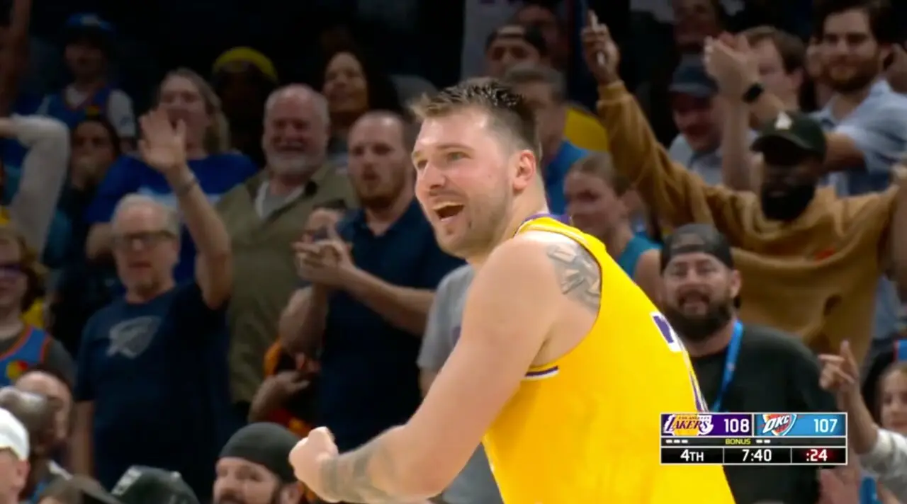 Luka Doncic incr&eacute;dulo tras su expulsi&oacute;n. / X