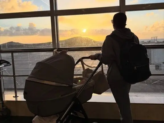Anabel Pantoja con su hija tras un viaje. / IG