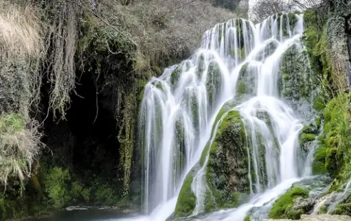 Una de las cascadas de Tobera, en Burgos. / A.S.