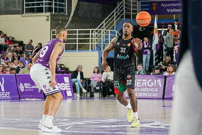 Partido disputado ayer entre Valladolid y Cantabria. / FEB / Ana Puente