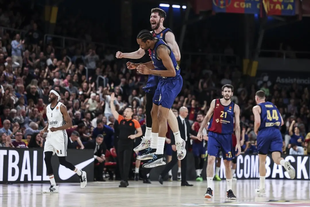 Kevin Punter y Dario Brizuela celebran la victoria de ayer. / EP