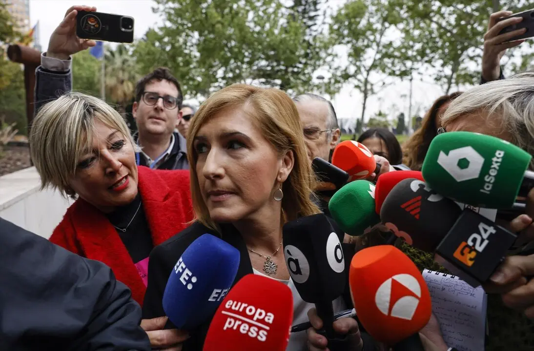 La exconsellera de Justicia y Emergencias de la Generalitat valenciana Salom&eacute; Pradas ofrece declaraciones a los medios a su llegada a declarar. / Rober Solsona