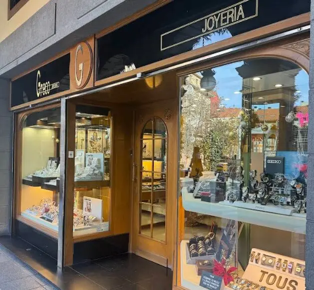 Escaparate e la joyer&iacute;a Greco. / A.E.