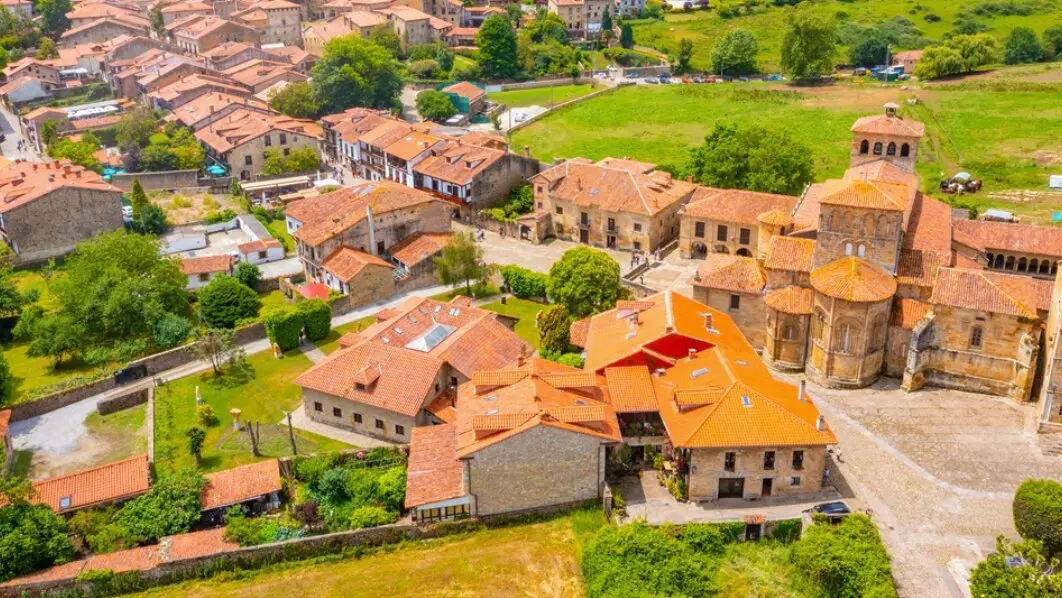 Vista a&eacute;rea de Santillana del Mar. / A.E.