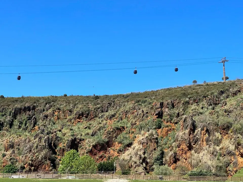 Vista de las cabinas del telef&eacute;rico de Cab&aacute;rceno. / X