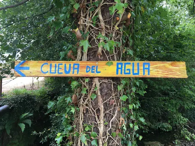 Camino hacia la Cueva del Agua. / A.E