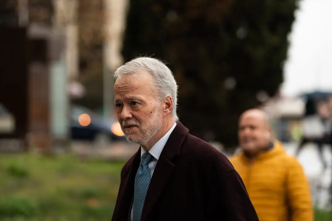 El abogado de Begeo&ntilde;a G&oacute;mez, Antonio Camacho, su llegada a los Juzgados de Plaza de Castilla. / Mat&iacute;as Chiofalo