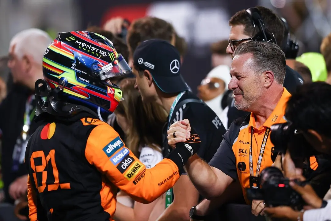 Piastri celebra su victoria en Bahrein. / EP