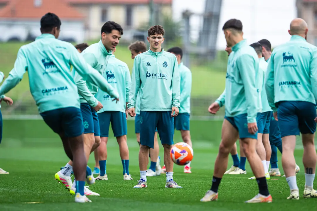 Los jugadores durante el entrenamiento de esta semana. / RRC