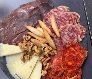 Tabla de embutidos del local. / A.E.