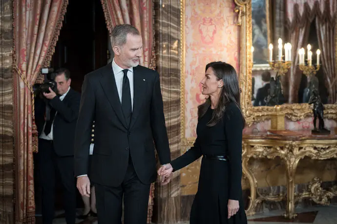 Los Reyes Felipe VI y Letizia durante una almuerzo, en el Palacio Real. / ep
