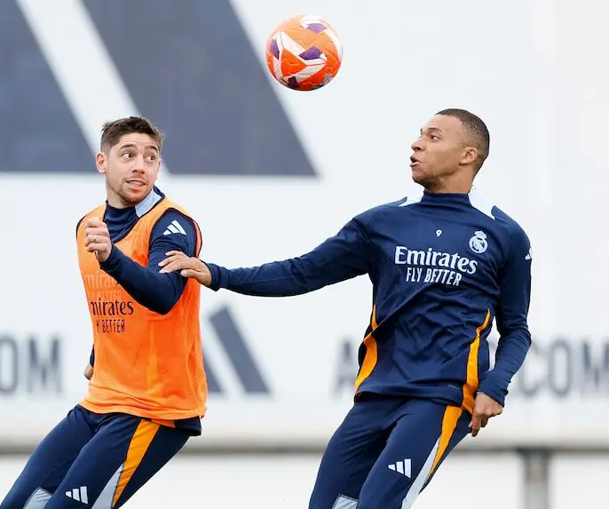 El delantero franc&eacute;s durante un entrenamiento. / X