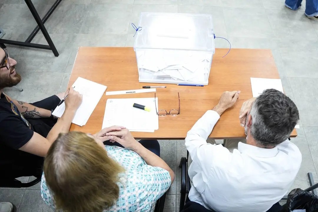 Detalle de una mesa electoral e Sevilla. / Joaqu&iacute;n Corchero