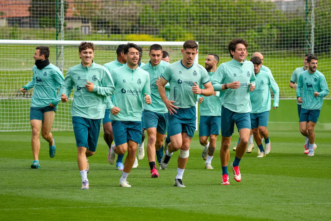 Entrenamiento del Racing de Santander ayer. / RRC