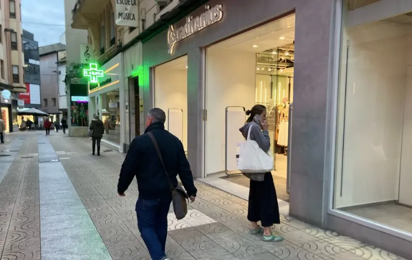 Local de Inditex que  deja de funcionar en la ciudad. / A.E