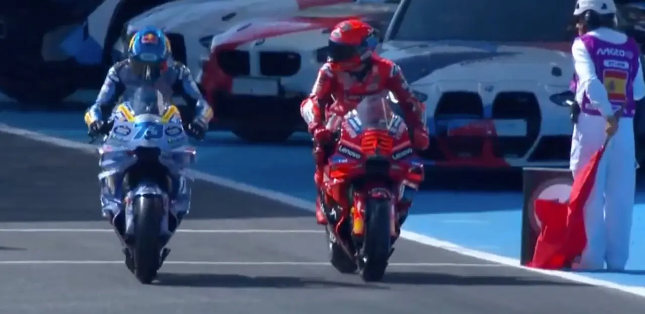 Multas a los M&aacute;rquez en el GP de Jerez. / MotoGP
