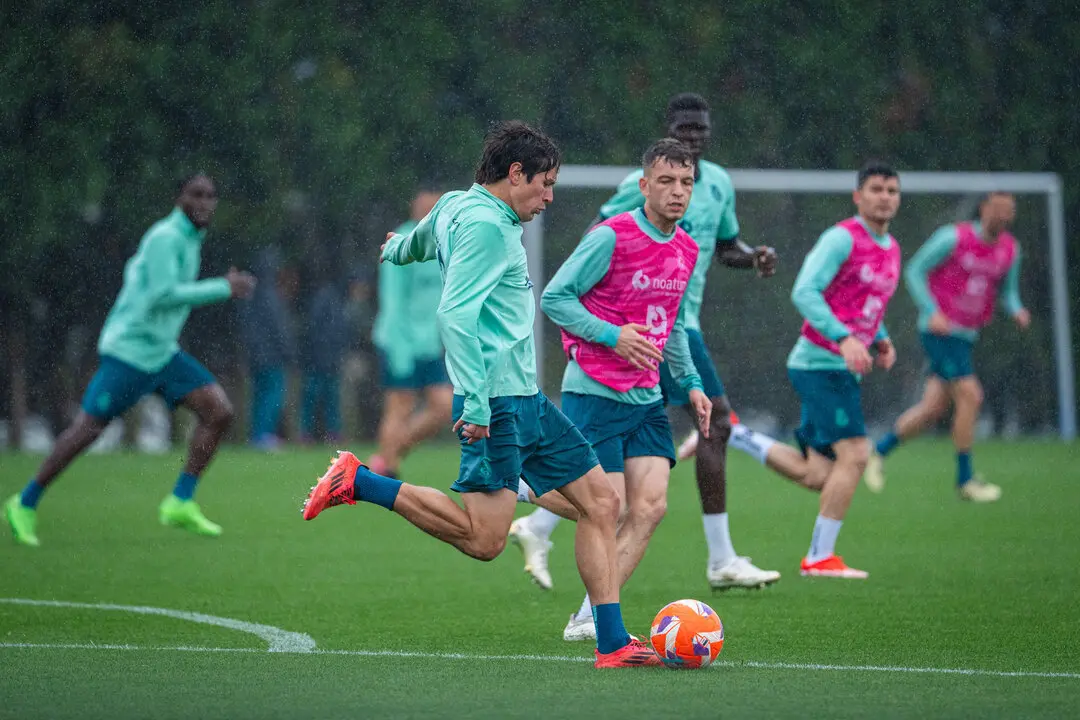 &Uacute;ltimo entrenamiento del Racing de Santander en La Albericia. / RRC