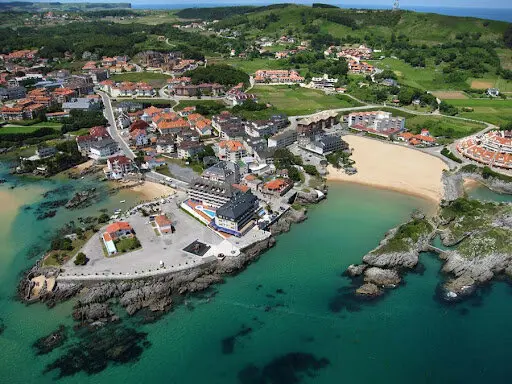 Imagen a&eacute;rea de las playas de Isla. / A.A.