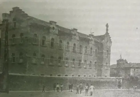 Colegio de segunda ense&ntilde;anza a cargo de Religiosos de los Sagrados Corazones. / A.E.