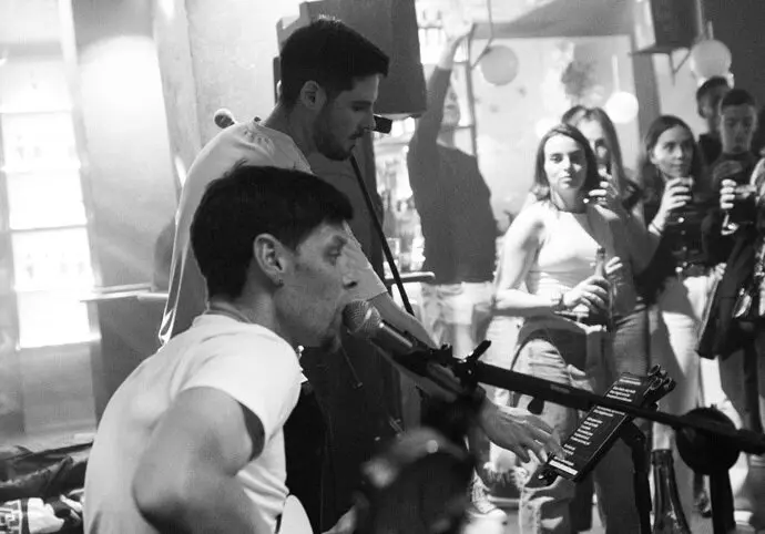 El duo de hip hop, 'Doble CH', durante un concierto. / x