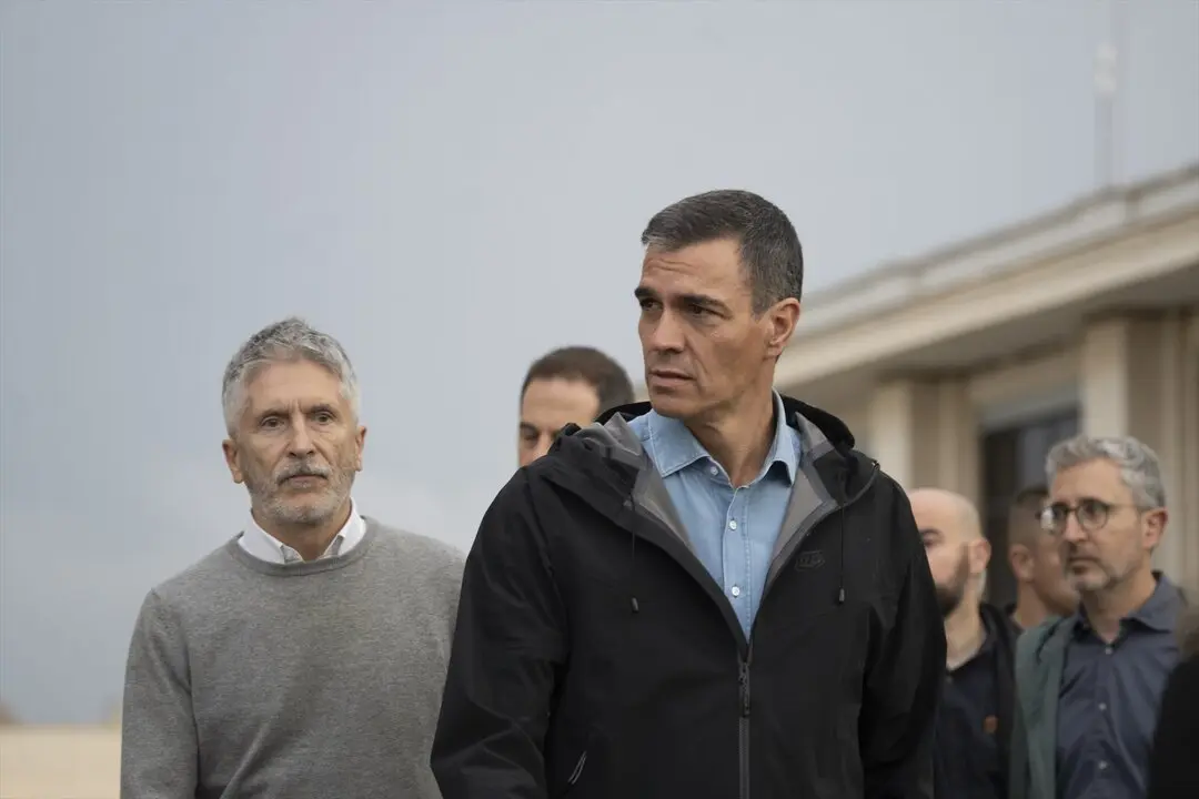 El presidente del Gobierno, Pedro S&aacute;nchez (d), y el ministro del Interior, Fernando Grande-Marlaska (i). / Jorge Gil