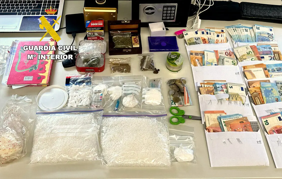 Material incautado por la Guardia Civil. / GC