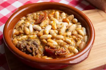 Cocido monta&ntilde;&eacute;s, uno de los platos m&aacute;s conocidos de Cantabria. / A.S.P