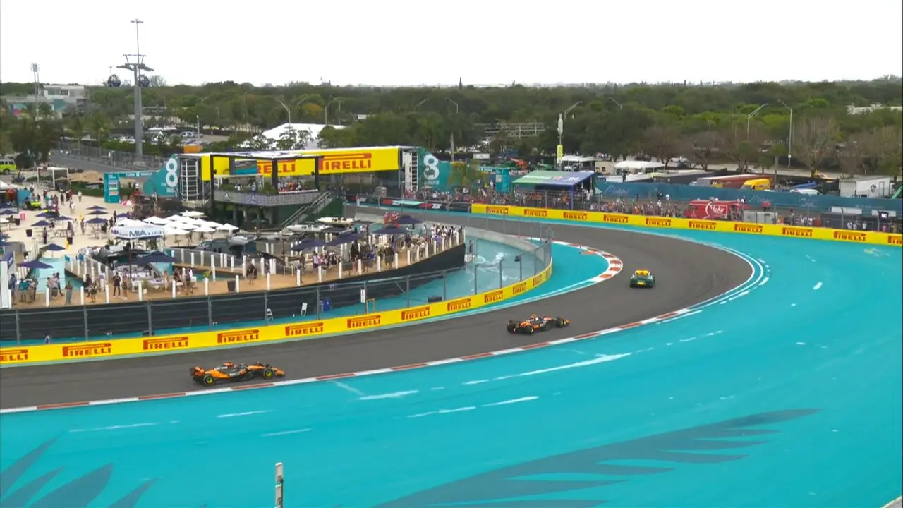 Los pilotos en la carrera al sprint de F1. / X
