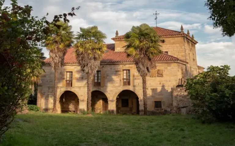 Mansi&oacute;n de los Ruiz Bustamante en Alceda de Cantabria. / A.S.