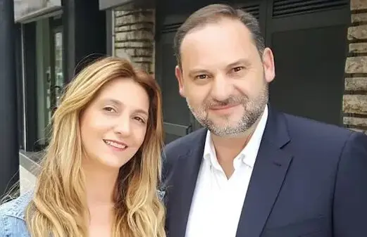 Miss Asturias 2017, Claudia Montes con el exministro Jos&eacute; Luis &Aacute;balos. / IG