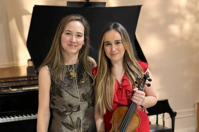 Cristina Cubas Hondal y Silvia Carrera Hondal. / x