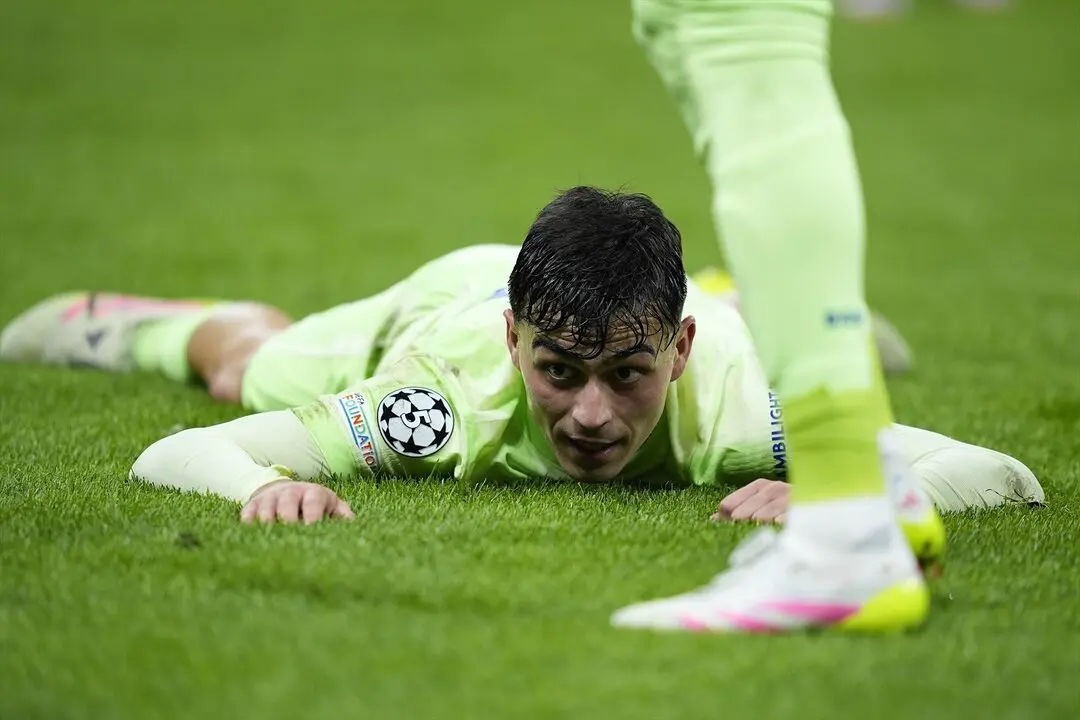 Pedri durante el partido del Barcelona y el Inter. / EP